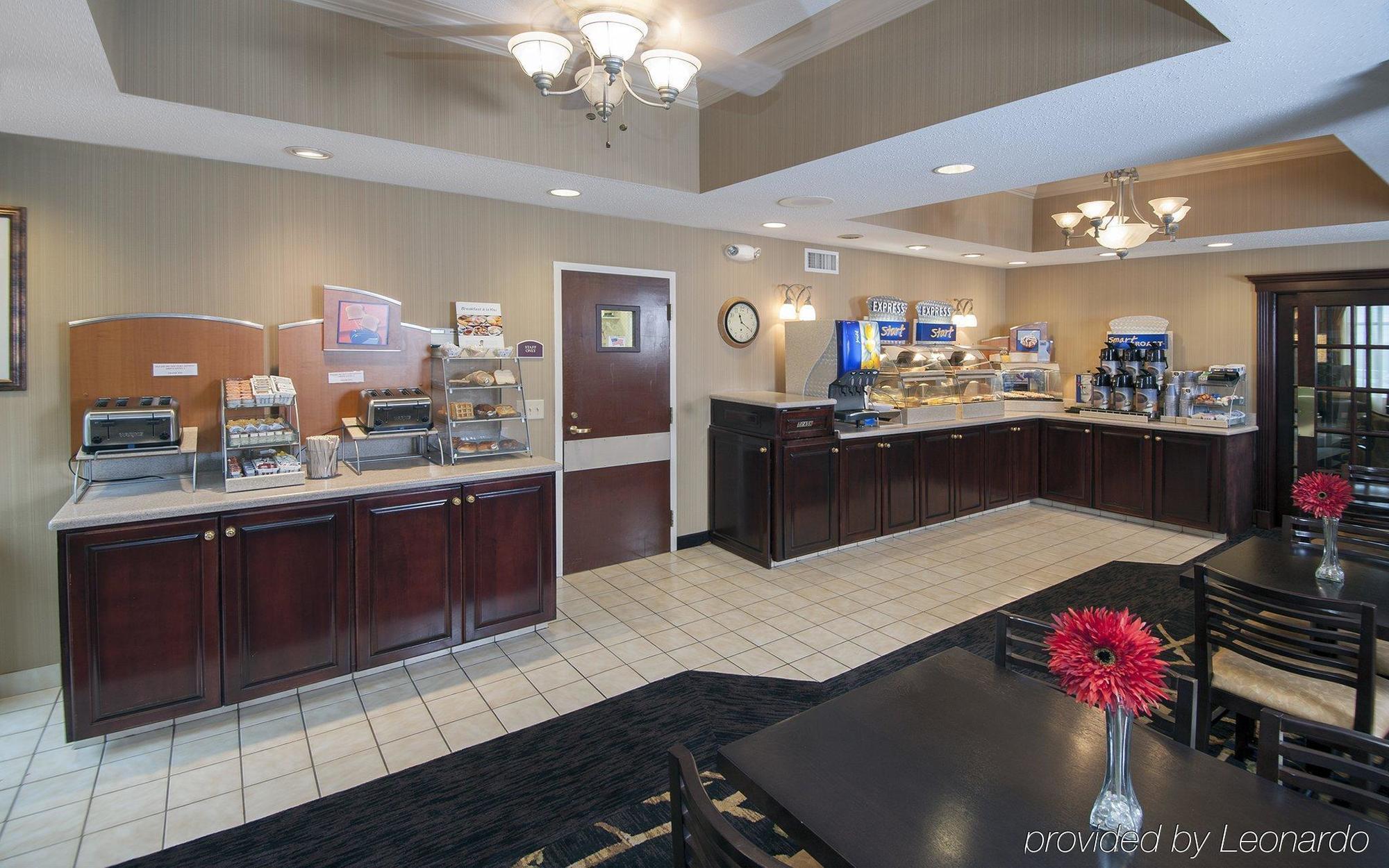 Holiday Inn Express Hotel & Suites Youngstown North-Warren/Niles By Ihg Restaurant foto